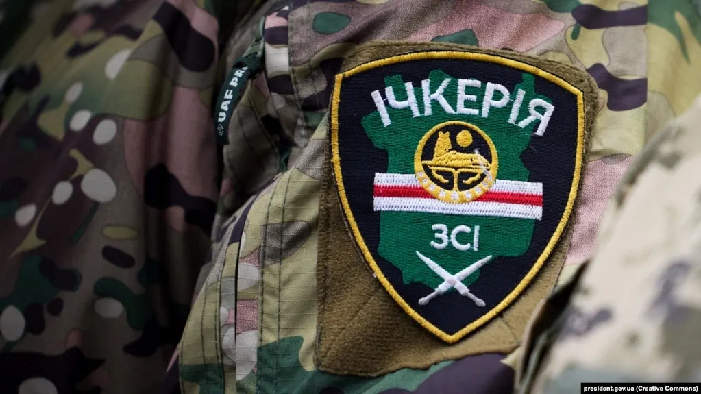 Росфинмониторинг добавил «Чеченскую Республику Ичкерию» и её зарубежные подразделения в перечень террористов и экстремистов после решения суда Грозного о признании этой структуры «террористической». Российские силовые ведомства связывают со сторонниками Ичкерии участие в боевых действиях на стороне ВСУ и диверсиях в приграничных регионах.