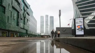 Большинство работодателей в России остановили расширение штата из‑за снижения спроса и переходят на точечный найм и неполную рабочую неделю, что удерживает безработицу на формально низком уровне.