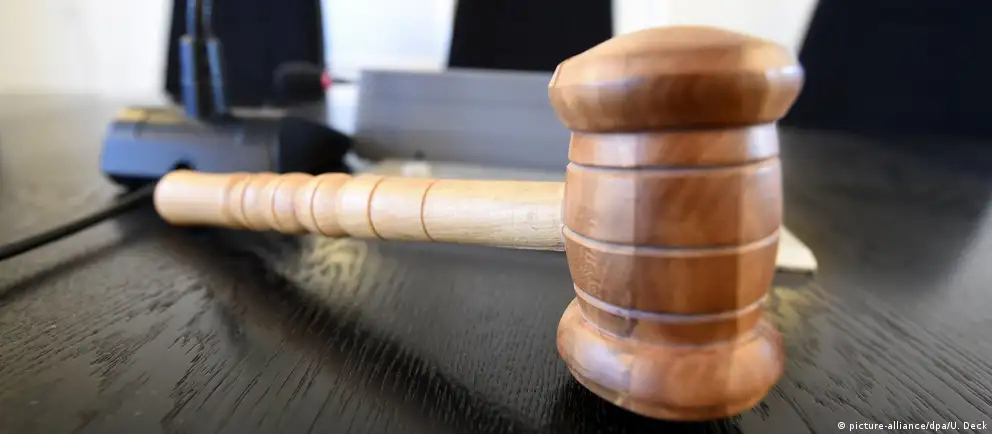 Советский районный суд Воронежа признал 24‑летнего Романа Мальцева виновным в демонстрации якобы запрещённой символики и назначил год исправительных работ; основанием стал рапорт сотрудника регионального центра по противодействию экстремизму.