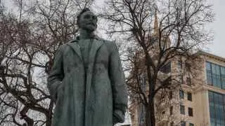 Президент Владимир Путин распорядился вернуть Академии ФСБ имя основателя ВЧК Феликса Дзержинского, сославшись на «заслуги личного состава» и «выдающийся вклад» чекиста в обеспечение госбезопасности.
