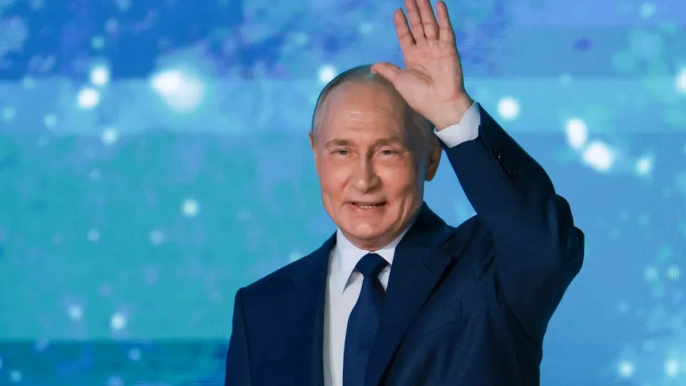 Президент Владимир Путин заявил, что во время ограничений доступа к интернету в России должны продолжать работать жизненно важные онлайн‑сервисы, включая портал госуслуг, платежные системы и запись к врачу.