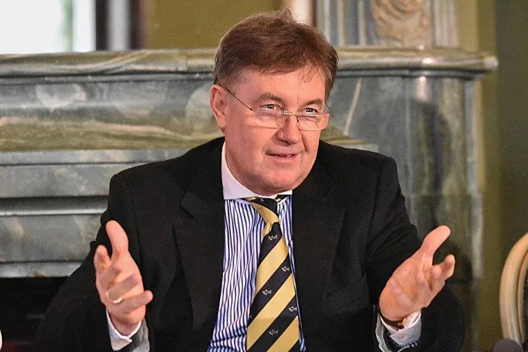 Высший квалификационный орган судей инициировал проверку возможности отмены отставки судьи ВС на фоне решения о конфискации имущества. Отмена лишит Момотова гарантий неприкосновенности и может открыть дорогу к уголовному преследованию.