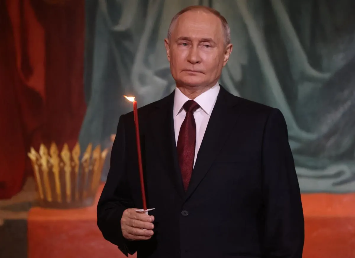 По оценкам зарубежных аналитиков, сочетание внешнего давления, внутренних волнений и потери поддержки может привести к смене власти в России в течение трёх лет. Рассматриваются варианты от быстрого устранения лидера до показательных процессов и внутреннего конфликта силовых структур.
