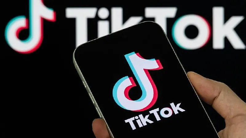 Платформу оштрафовали на 3 миллиона рублей за невыполнение требования удалить два ролика, которые власти сочли «пропагандой нетрадиционных сексуальных отношений». Верховный Суд ранее признал «Международное движение ЛГБТ» экстремистской организацией.