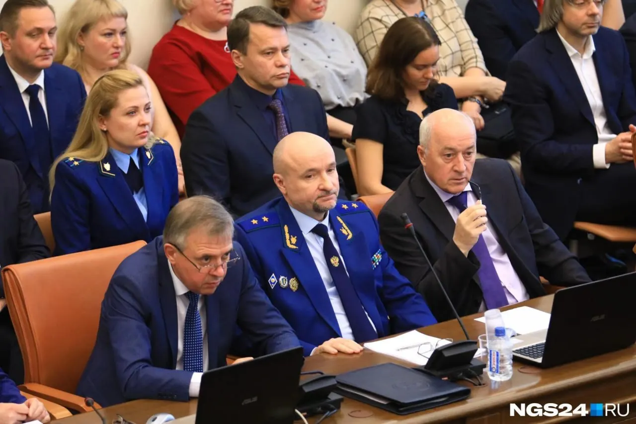 Распоряжение об увольнении заместителя губернатора подписано 1 июня. Ранее он курировал взаимодействие с силовыми структурами, вопросы призыва и мобилизации.