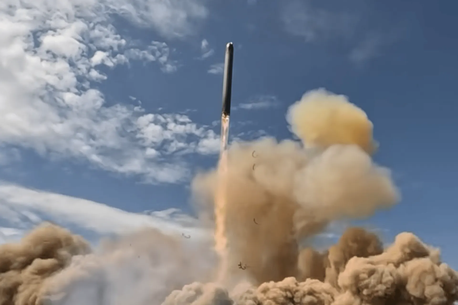 Французский специалист считает, что МБР РС-28 — модернизированная замена РС-20 с улучшенными средствами преодоления ПРО; это не даст кардинального преимущества над США.