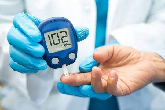 В крае официально зарегистрировано около 136 тыс. человек с сахарным диабетом (почти 5% населения), но врачи полагают, что реальных больных может быть вдвое больше. Заболевание молодеет: около 1,9 тыс. пациентов младше 30 лет. Без лечения диабет приводит к тяжёлым осложнениям.