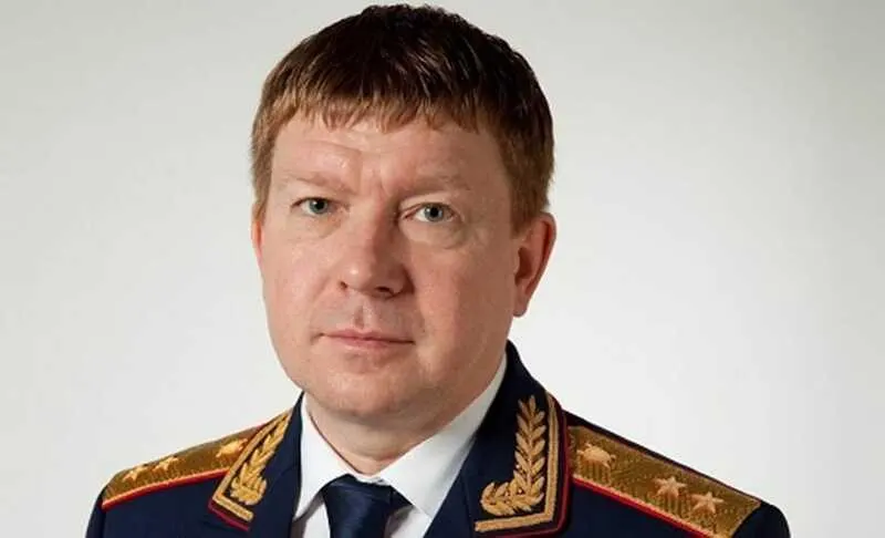 По данным источников, знакомых с ситуацией, задержан бывший руководитель Следственного комитета по Красноярскому краю Игорь Напалков. Официальных комментариев от правоохранительных органов пока нет.