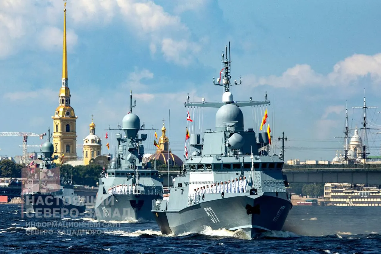 Минобороны не планирует проводить главный военно-морской парад в Санкт-Петербурге — его отменяют второй год подряд. Ранее мероприятия проходили в сокращённом формате; День ВМФ пройдёт 26 июля.