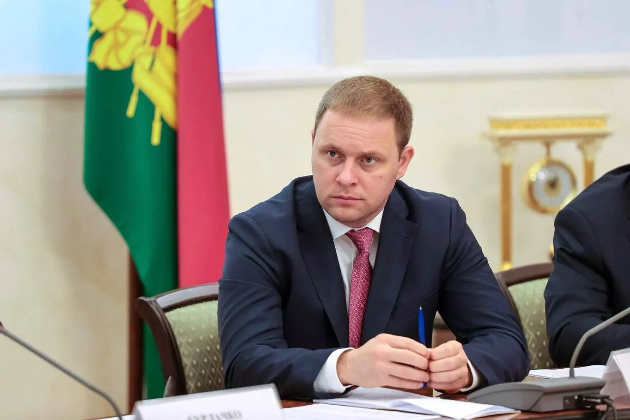 Швец, ранее руководивший Анапой и работавший в органах власти Краснодарского края, возглавил госкорпорацию, которая будет заниматься развитием туристической отрасли на федеральном уровне.