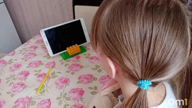 Минцифры и Roblox договорились о соблюдении российского законодательства и мерах по защите детей. В июне введут возрастные режимы, а ведомство обратилось в правоохранительные органы с просьбой поддержать снятие ограничений на доступ.