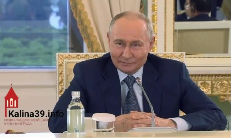На ПМЭФ президент заявил о росте реальных доходов и зарплат, отметив индексацию выплат. При этом жители отмечают рост цен на продукты, топливо и жильё.