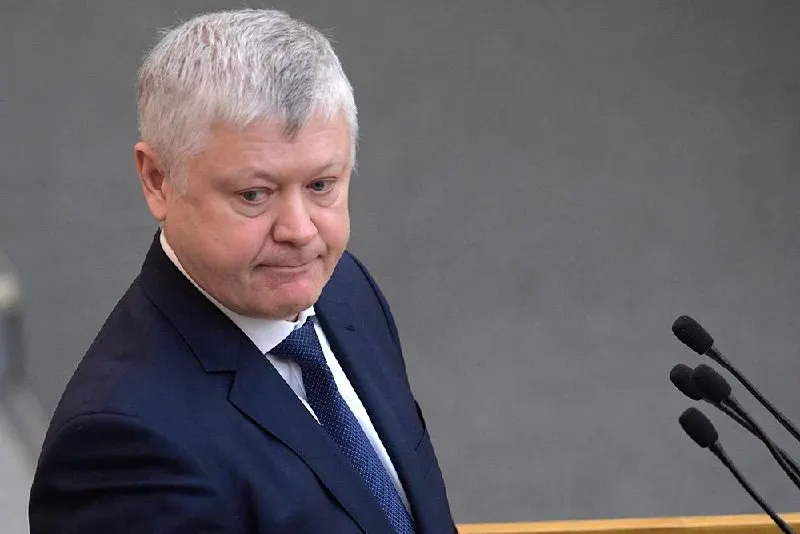 Комитет Госдумы по безопасности сообщил о высылке свыше 360 зарубежных организаций; председатель комитета Василий Пискарёв отметил, что 46 принятых законов якобы помогли пресечь «деструктивное» влияние на образование, здравоохранение и электоральные процессы.