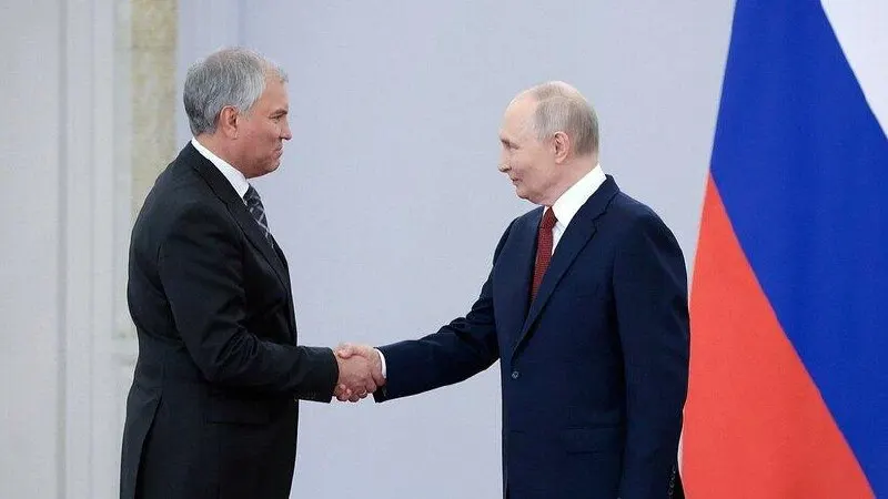 После награждения орденом «За доблестный труд» спикер Госдумы поблагодарил президента за вклад в формирование конкурентной партийной системы и отметил единство депутатов при принятии законов.