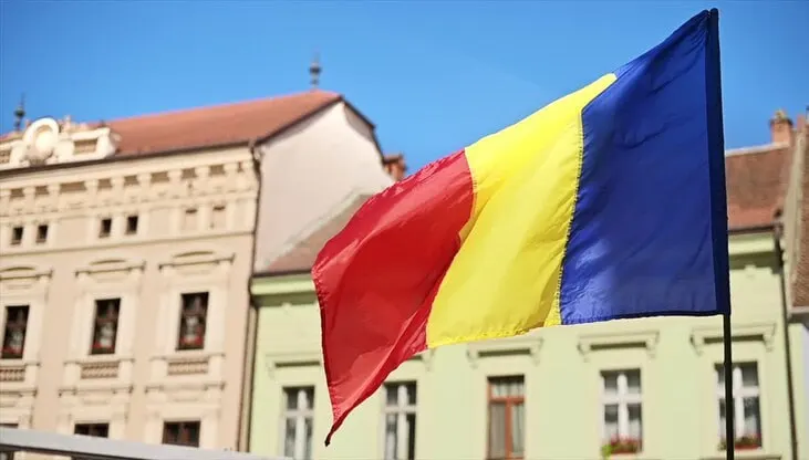 Румыния объявила сотрудника российского посольства персоной нон грата и потребовала его выезда на фоне серии случаев с беспилотниками, сбитых в конце июля. Также румынский МИД отозвал посла в Москве для консультаций.