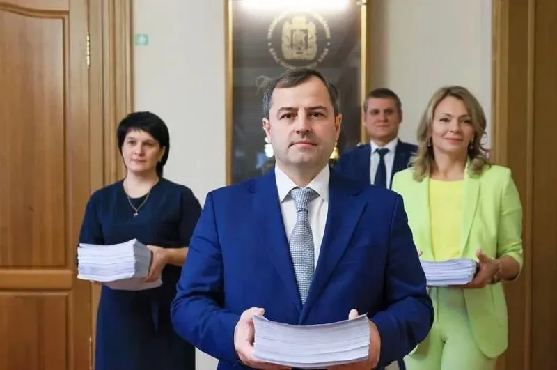 Депутаты Заксобрания поддержали кандидатуру бывшего министра финансов Владимира Бахаря на сессии 9 июля. Он приступит к работе 1 августа.
