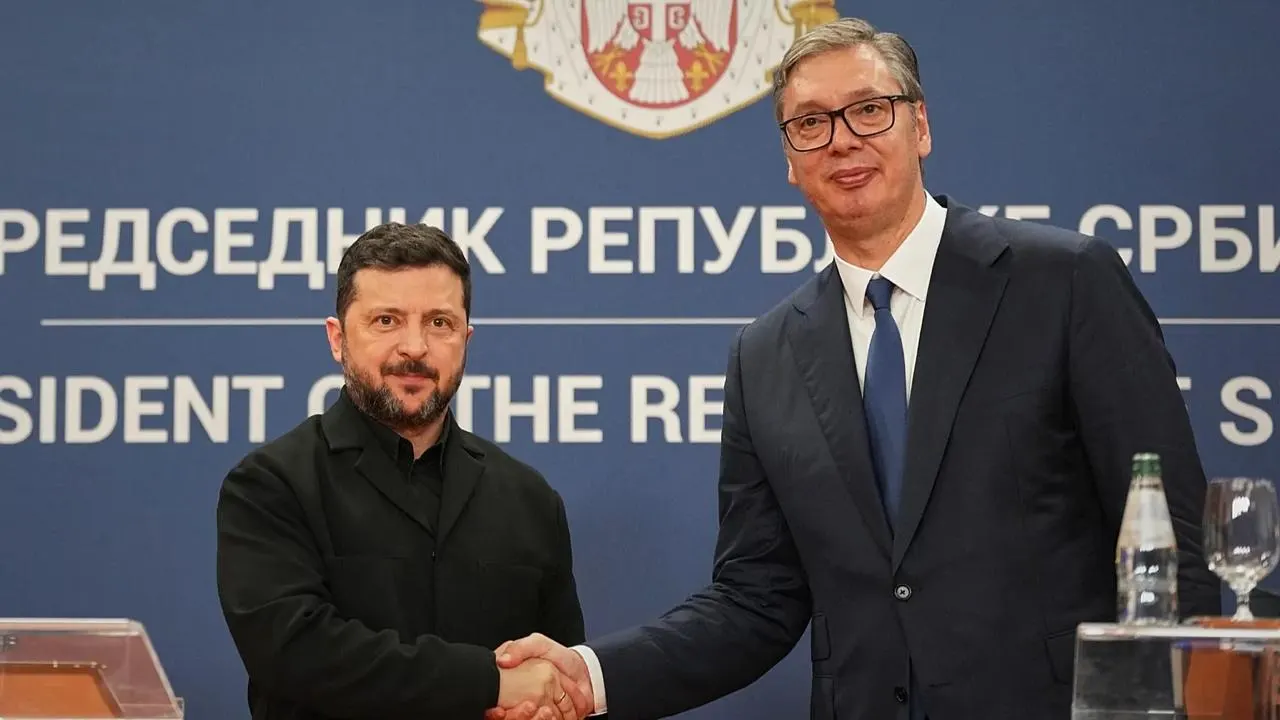 Журналист задал вопрос о поддержке Украины, что привело к дипломатической вспышке и уголовному расследованию; ситуация разразилась на фоне встречи в Белграде.
