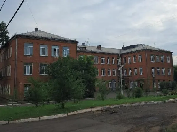 В Красноярском крае обсуждают возможное закрытие роддома №6 из‑за экономической нерентабельности. Официального приказа нет, но сотрудники рассказывают о давлении и планах по отпуску персонала.