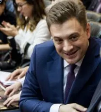 Депутат-коммунист заявил о необходимости снижения стоимости автомобилей АвтоВАЗа на внутреннем рынке, приводя пример более низких цен за рубежом, включая Белоруссию, и призывая к мерам.