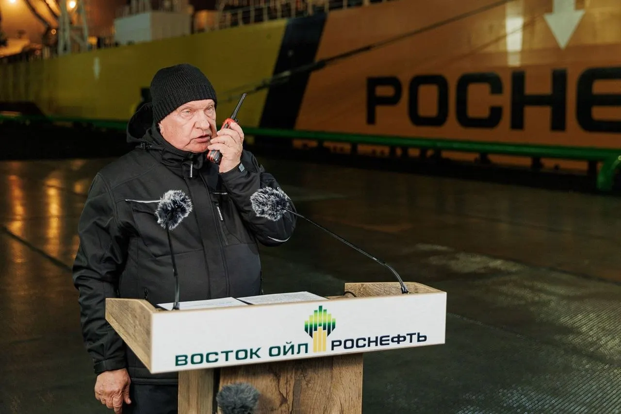 Экономический обозреватель анализирует заявления о новой нефтяной провинции на Таймыре и скептические оценки проекта Восток Ойл.