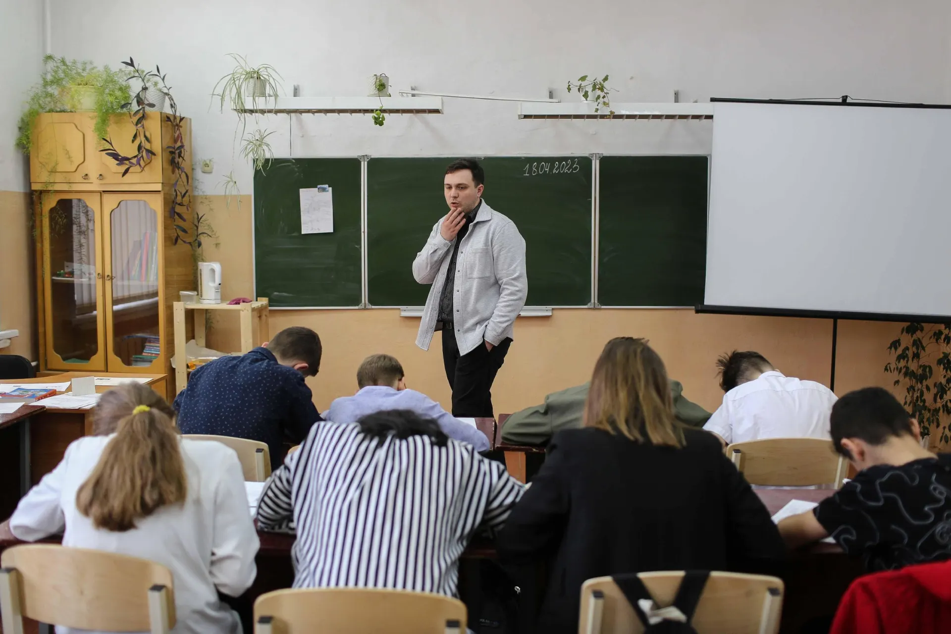 Минпросвещения ввело в расписание дополнительный час истории; что это значит для школьников.