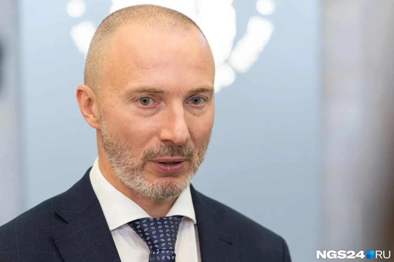 Сергей Пономаренко, возглавлявший администрацию губернатора Красноярского края с 2012 года, покинул Совет Федерации. Аналитики обсуждают возможные причины и последствия для региона.