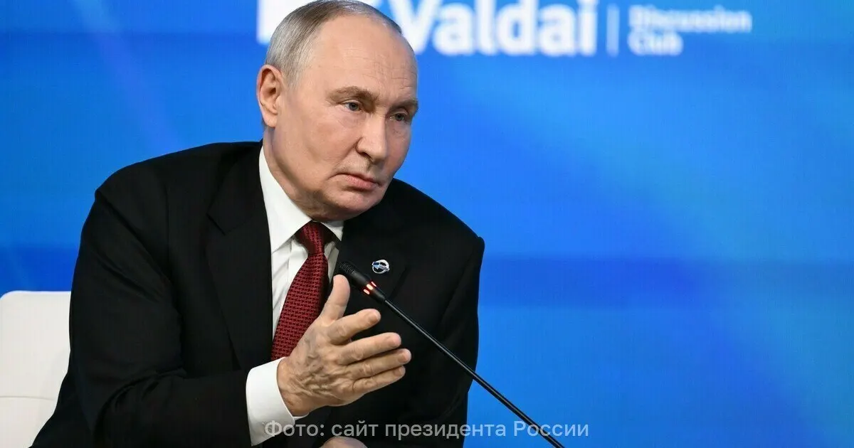 Россияне стояли в очереди на участие в голосовании на выборах в Госдуму, заявляет президент на заседании Валдайского клуба.