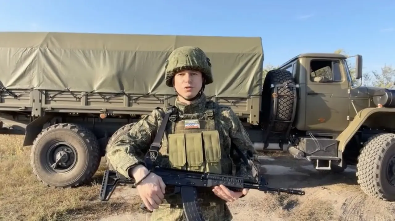 Экс-депутат Михаил Романов подписал контракт с Минобороны и направился в зону боевых действий, заявив, что его опыт пригодится на поле боя.