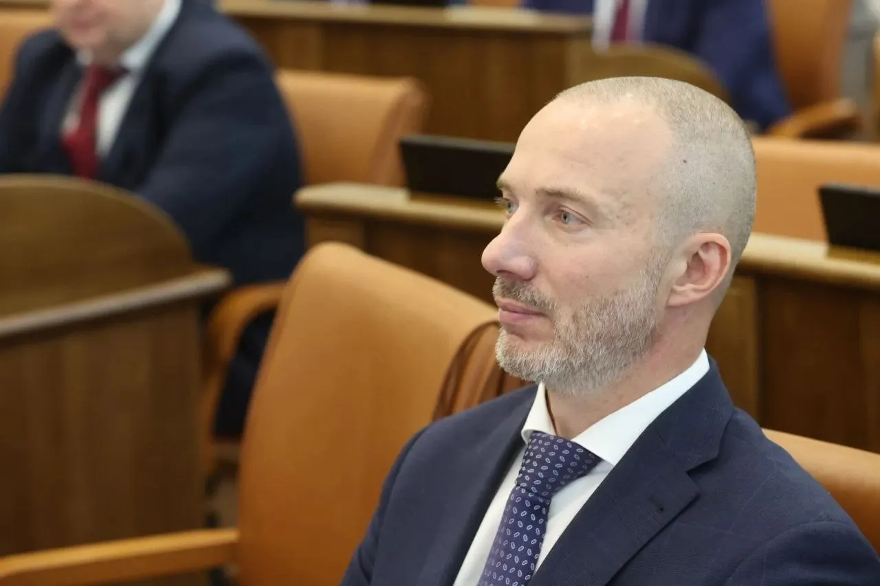 Депутаты краевого Заксобрания проголосовали за Пономаренко как сенатора Совета Федерации, выбрали спикера и сформировали состав заместителей председателя парламента.