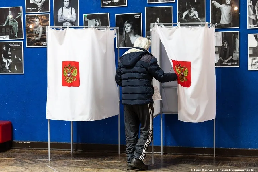 Обсуждают возможность разделения сроков выборов на федеральном и региональном уровнях с целью снижения нагрузки на избирательные комиссии.
